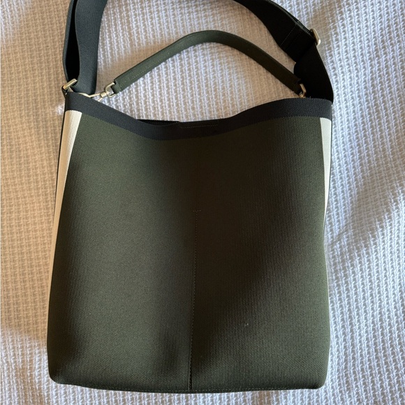 Rothy’s Bucket Bag- original green bag, EUC - Picture 4 of 4
